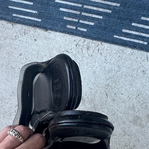 Gucci Black Sandals with Gold Accents - Picture 11 of 12